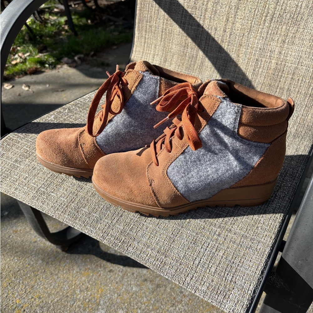 Sorel Brown Suede & Gray Felt Lace-Up Wedge Boots